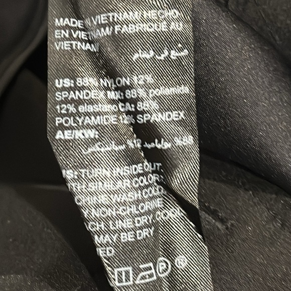 White House Black Market The Slim Ankle Pants with Jewel Buttons Size 0L - NWT - Picture 9 of 9